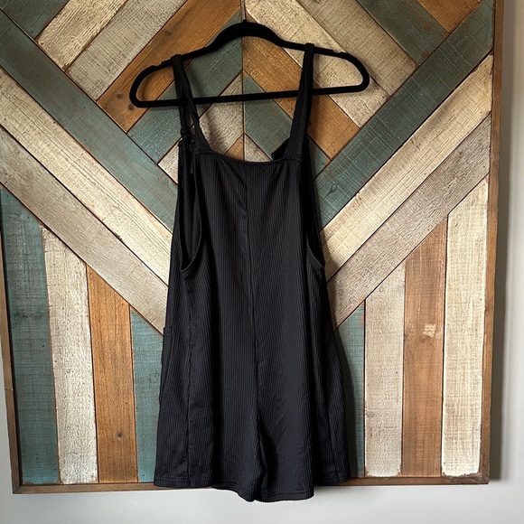 NEW! Black Ribbed Pocket Romper - Picture 5 of 5